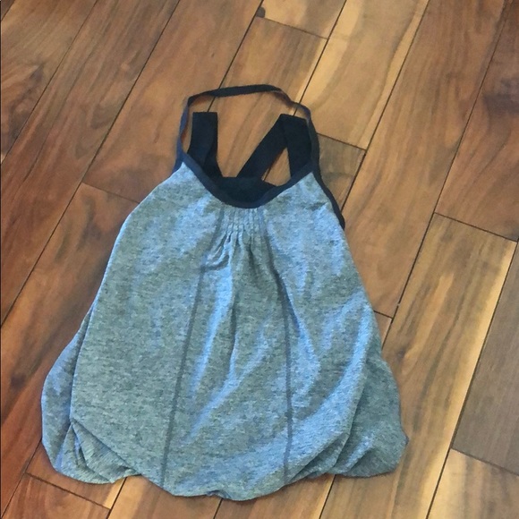 Lululemon barely worn top - Picture 2 of 3